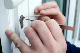 Royal Locksmith Store Miami Beach, FL 305-744-5495 - emergency-lockout